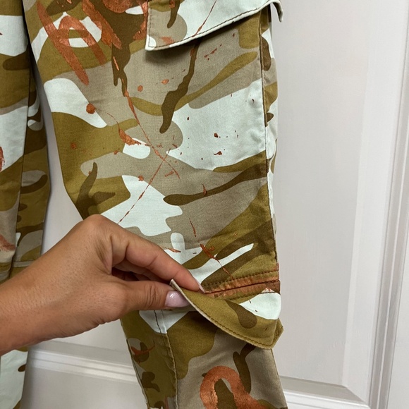 V.I.P. Camo Cargo Jogger Pants with Graffiti Print – Size Small - Picture 9 of 14